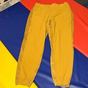 Athleta Brooklyn jogger textured gold size 8 good condition